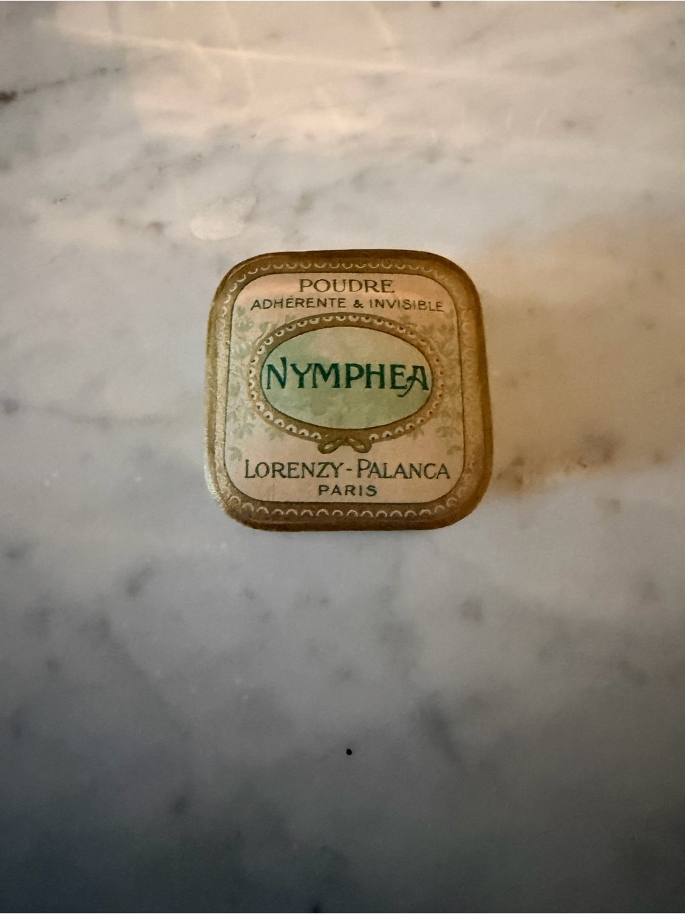 Vintage Nymphea Adhérente & Invisible Powder — (Green)